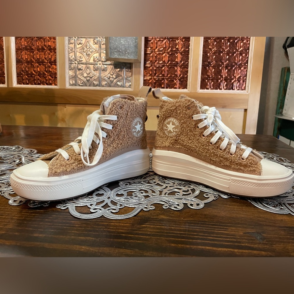 NWOT Converse Women's Move Sherpa Platform High-Top Sneakers